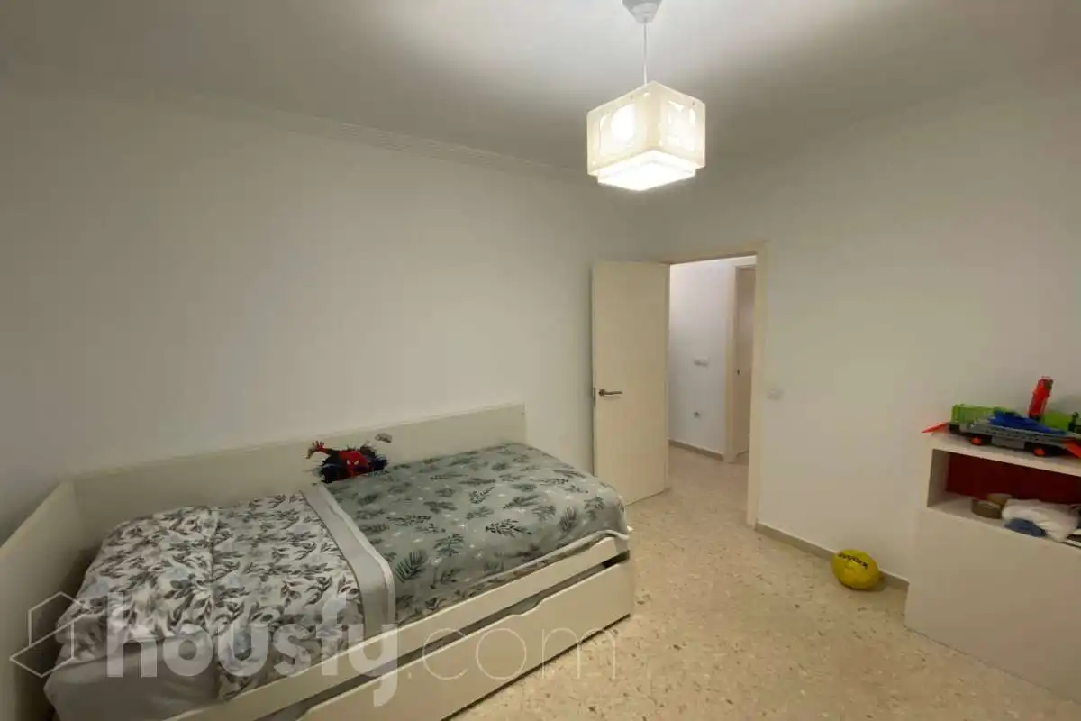 Schlafzimmer von Wohnung zur Miete in Sevilla mit Klimaanlage, Terrasse und Balkon