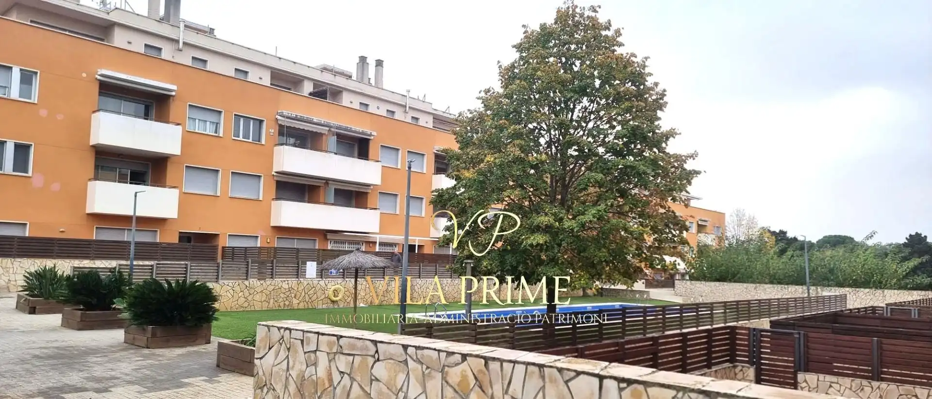 Vista exterior de Dúplex en venda en Sant Feliu de Guíxols amb Aire condicionat, Calefacció i Jardí privat
