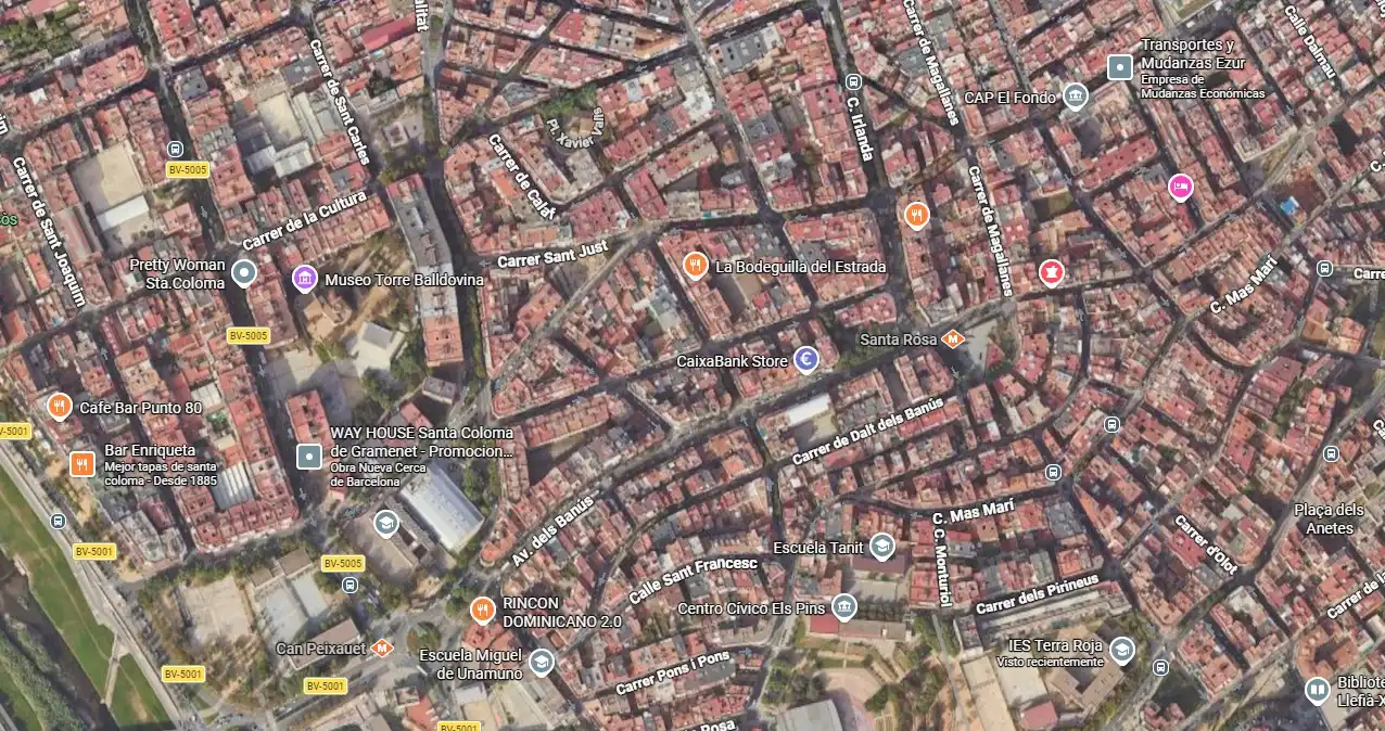 Vista exterior de Casa adosada de alquiler en Santa Coloma de Gramenet con Jardín privado y Alarma