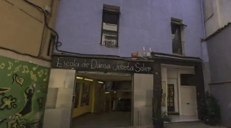 Gewerbefläche zum Verkauf in Carrer del Cós 11