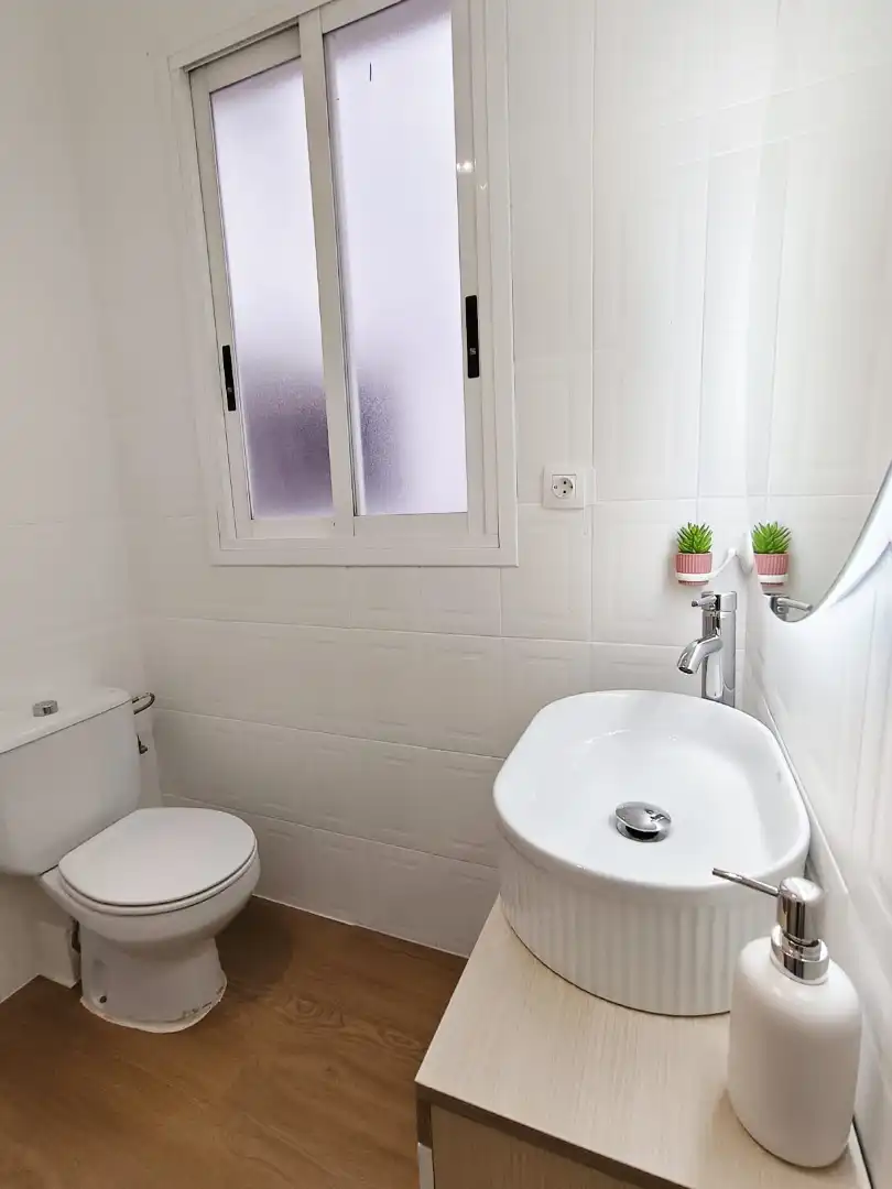 Bathroom of Flat for rent in Castellón de la Plana / Castelló de la Plana  with Furnished, TV and Internet