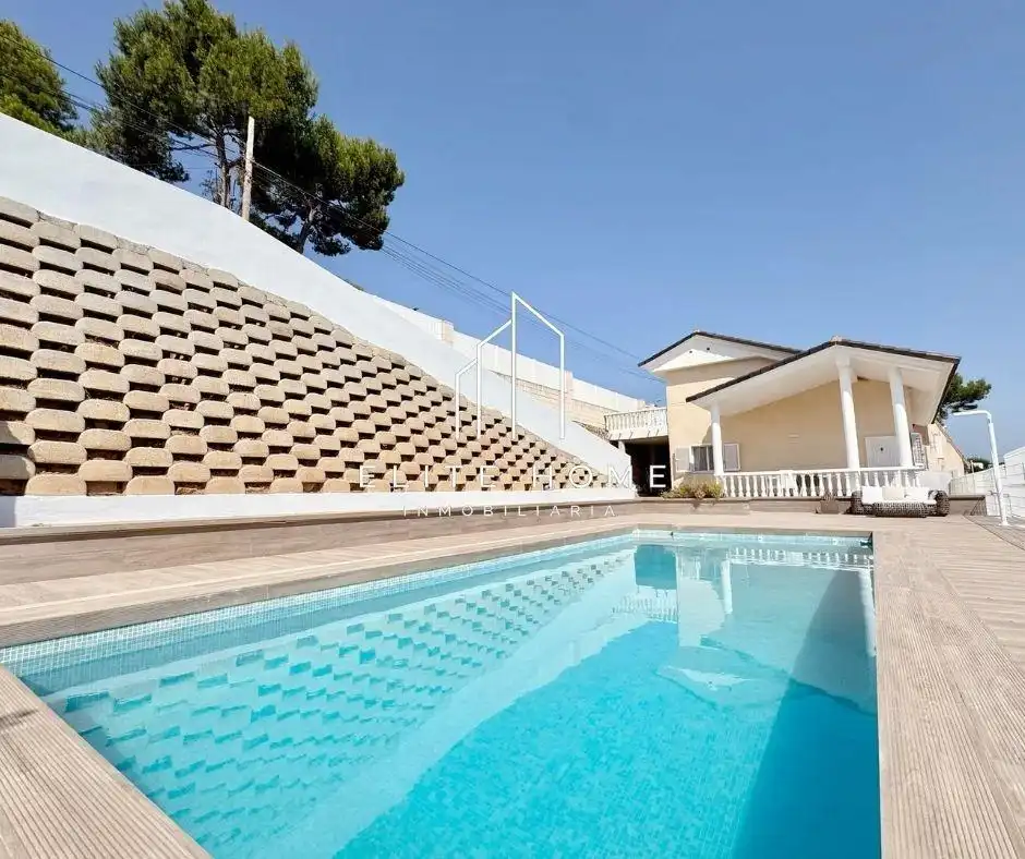 Villa avec piscine à vendre à Calicanto - Cumbres de Calicanto - Santo Domingo