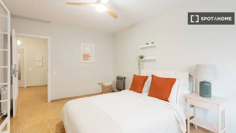 Habitación de Piso de alquiler en Valencia con Aire acondicionado, Calefacción y Amueblado