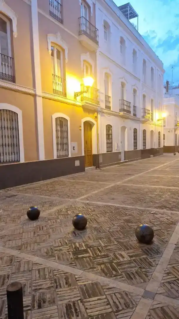Vista exterior de Estudi de lloguer en Sevilla amb Aire condicionat, Moblat i Rentadora
