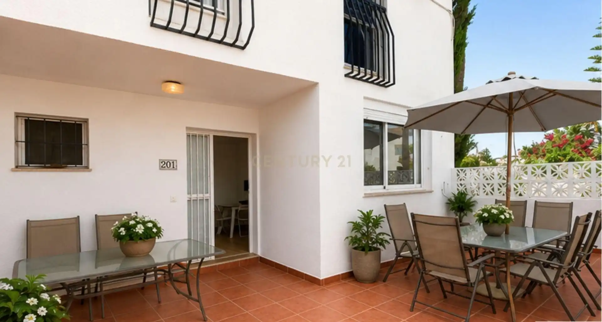 Terrassa de Casa adosada en venda en Mijas amb Aire condicionat, Jardí privat i Piscina
