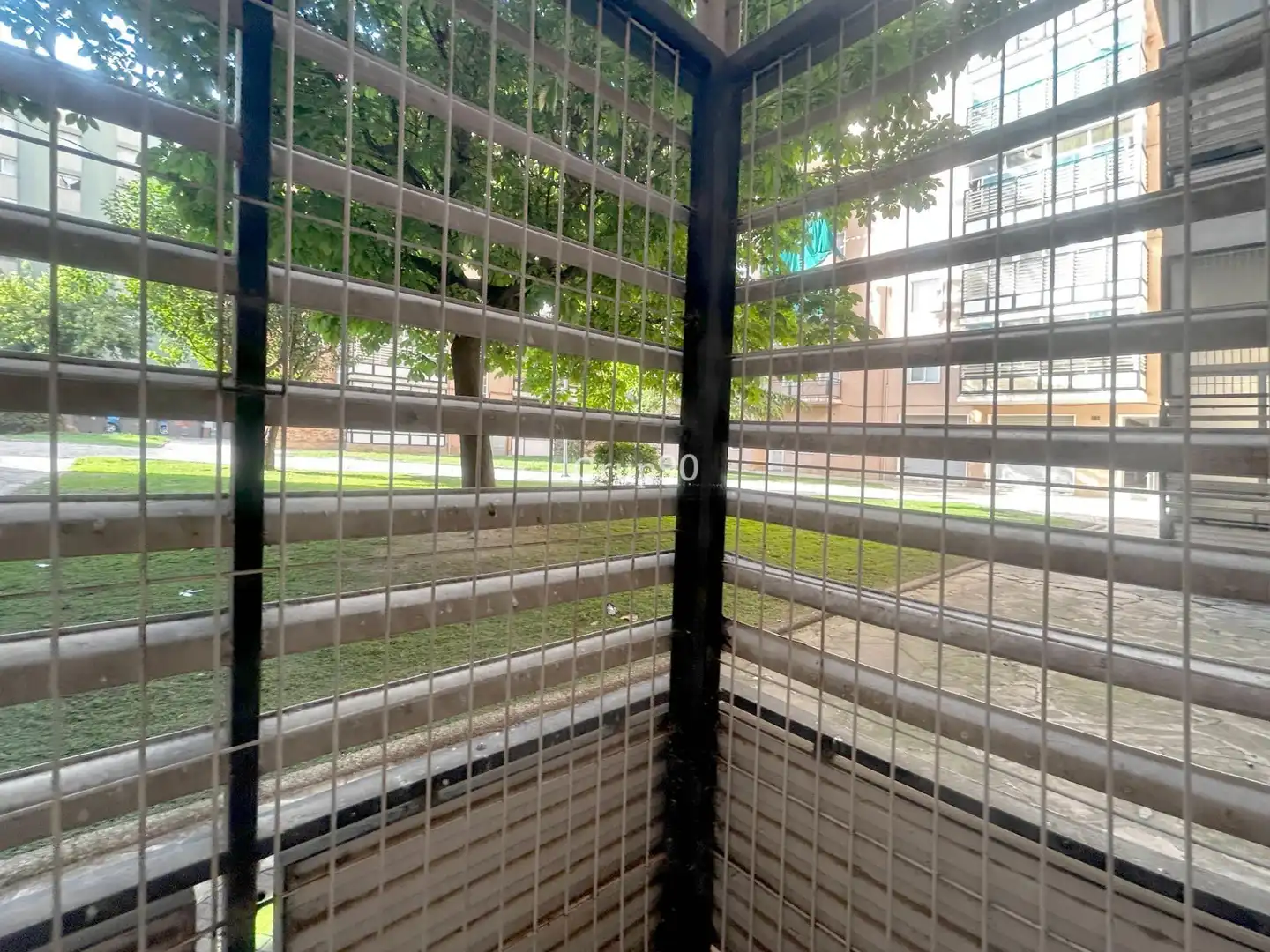Außenansicht von Erdgeschoss zum Verkauf in Lleida mit Balkon