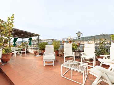 Penthouse mit Balkon zum Verkauf in Ronda del General Mitre