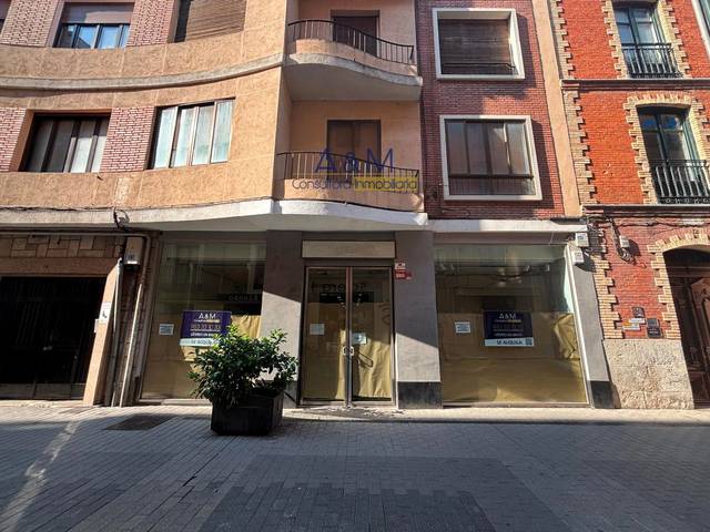 Local comercial en Alquiler en Montero Calvo en Centro