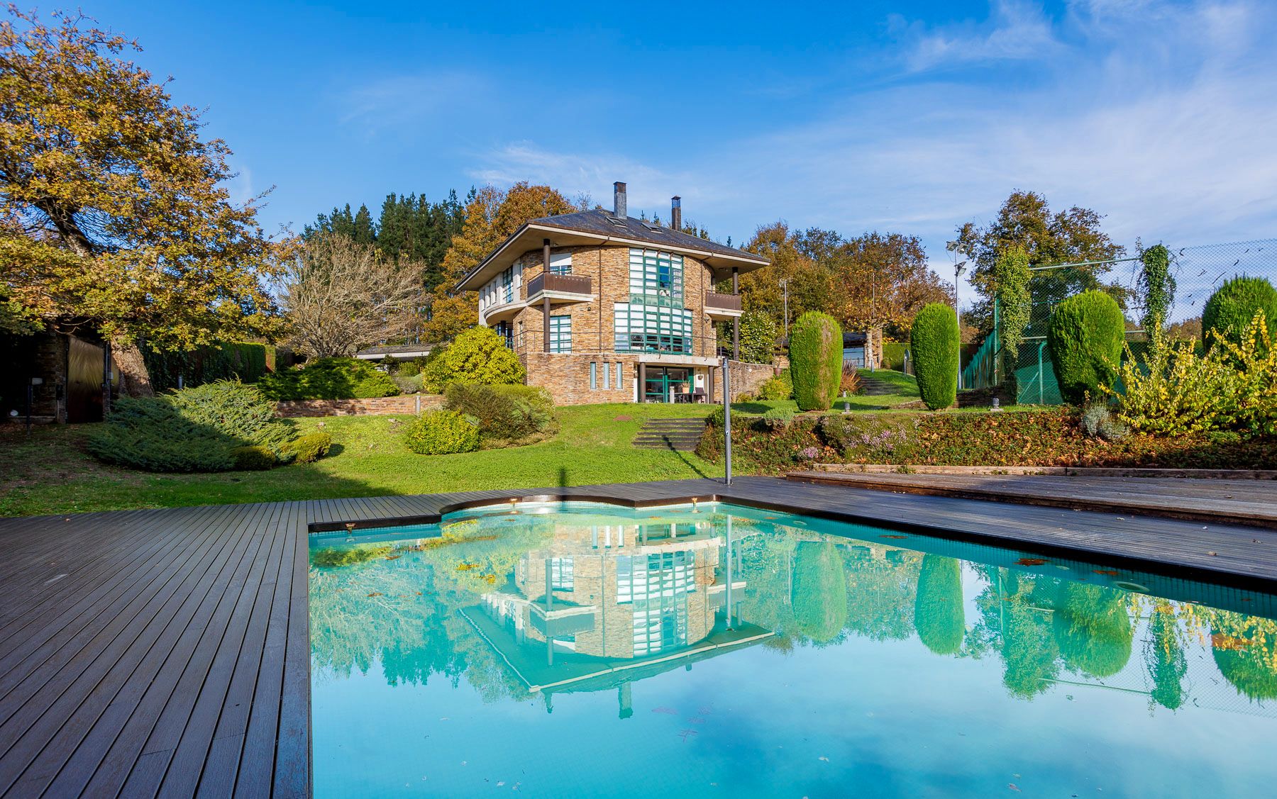 Exterior view of House or chalet for sale in Lugo Capital  with Swimming Pool and Furnished