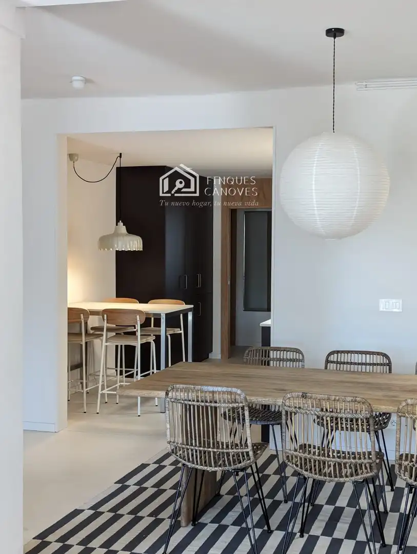 Dining room of Flat for sale in Girona  with Air Conditioner, Heating and Terrace