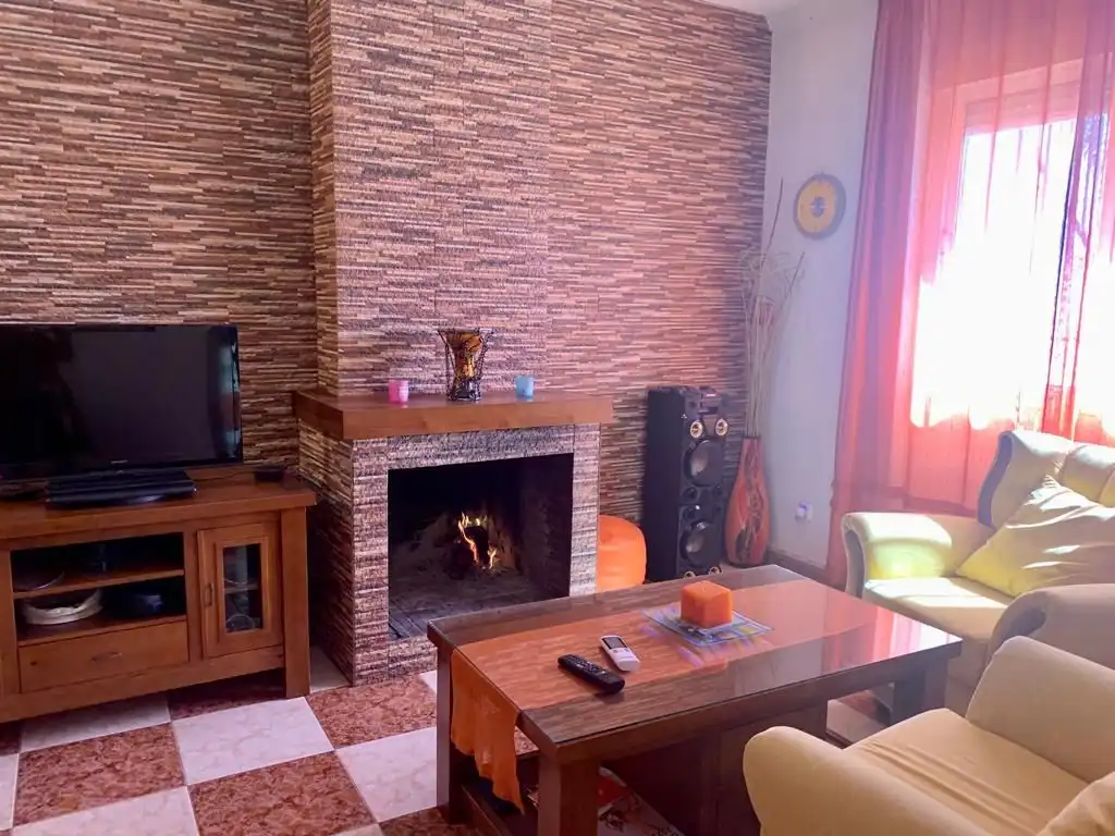 Sala d'estar de Casa o xalet en venda en Villagarcía de la Torre amb Aire condicionat i Terrassa