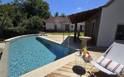 Piscina de Casa o xalet en venda en Salvaterra de Miño amb Jardí privat, Traster i Piscina