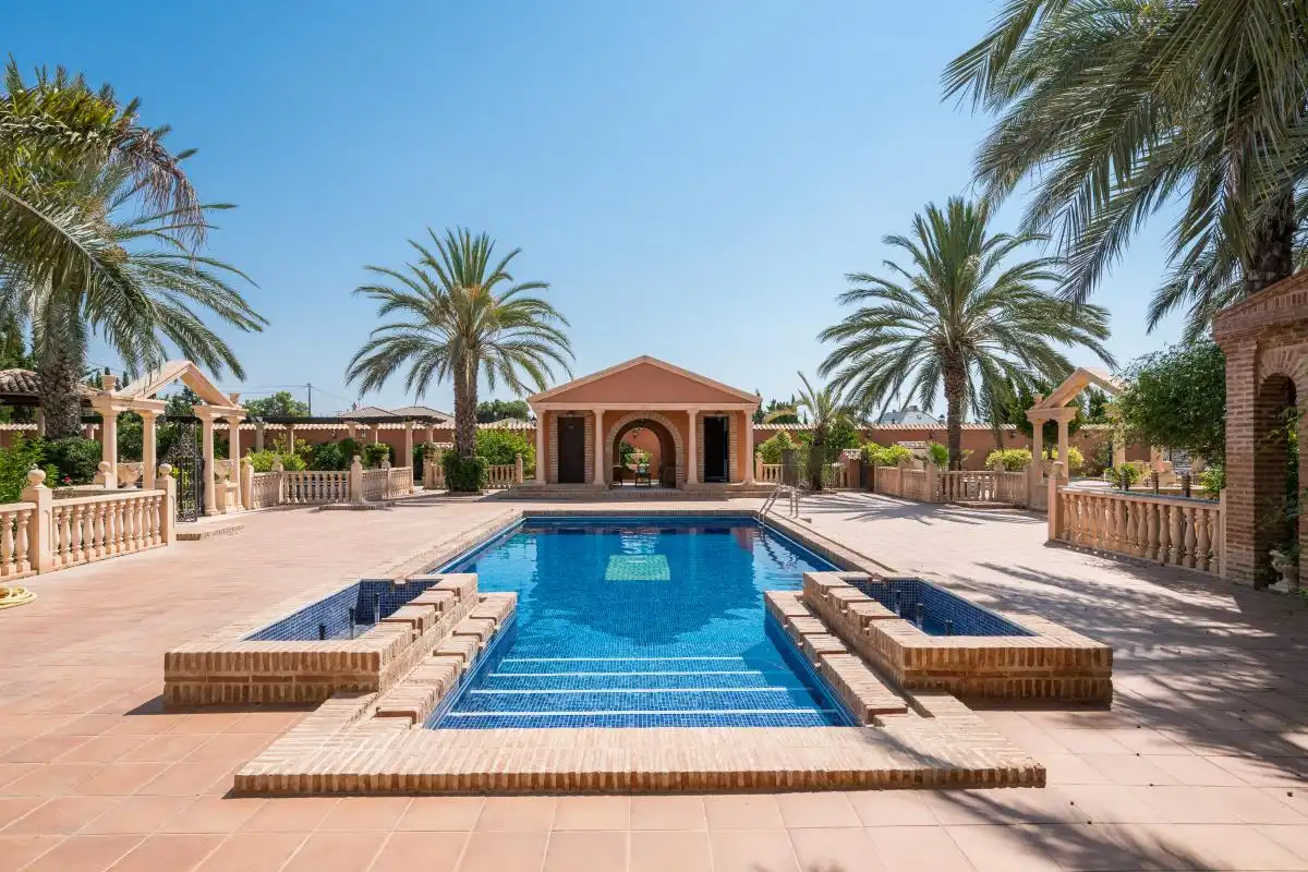 Piscina de Casa o xalet en venda en Elche / Elx amb Aire condicionat, Calefacció i Jardí privat