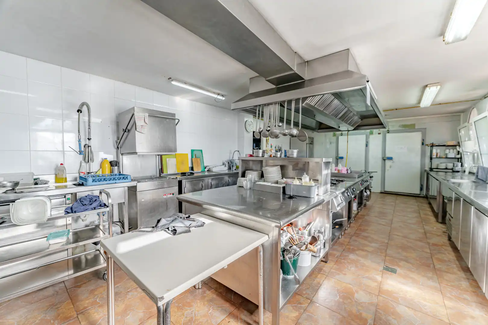 Cocina de Edificio en venta en Valle de Losa con Alarma