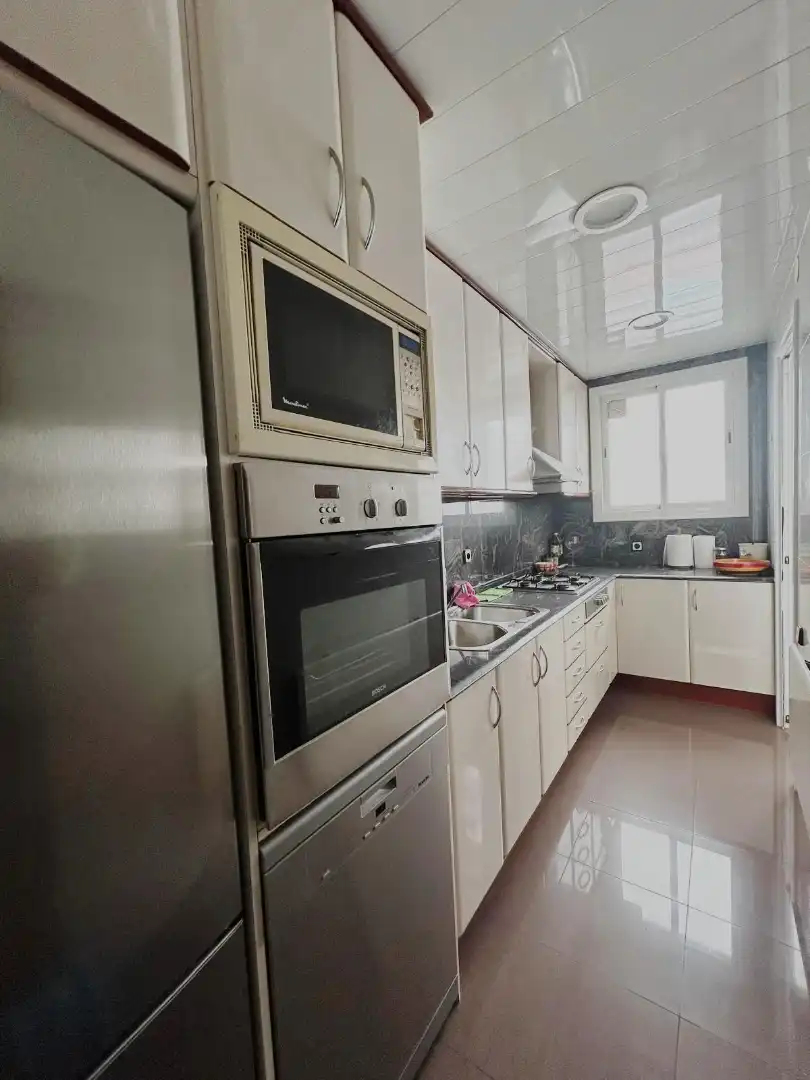 Kitchen of Flat for sale in Barcelona  with Furnished, Oven and Balcony