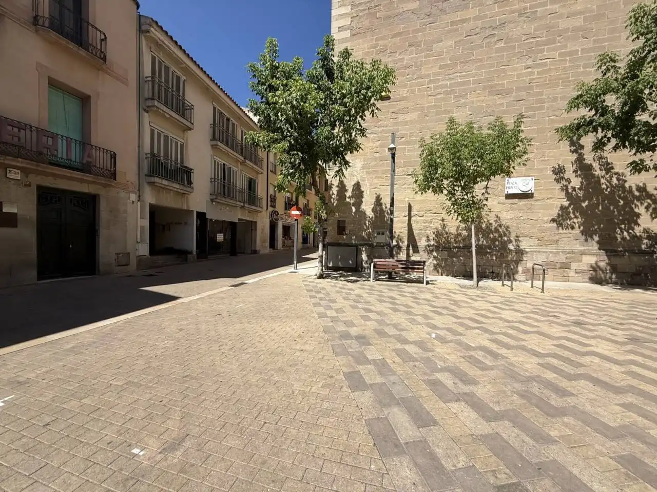 Außenansicht von Geschaftsraum zum Verkauf in Igualada mit Klimaanlage