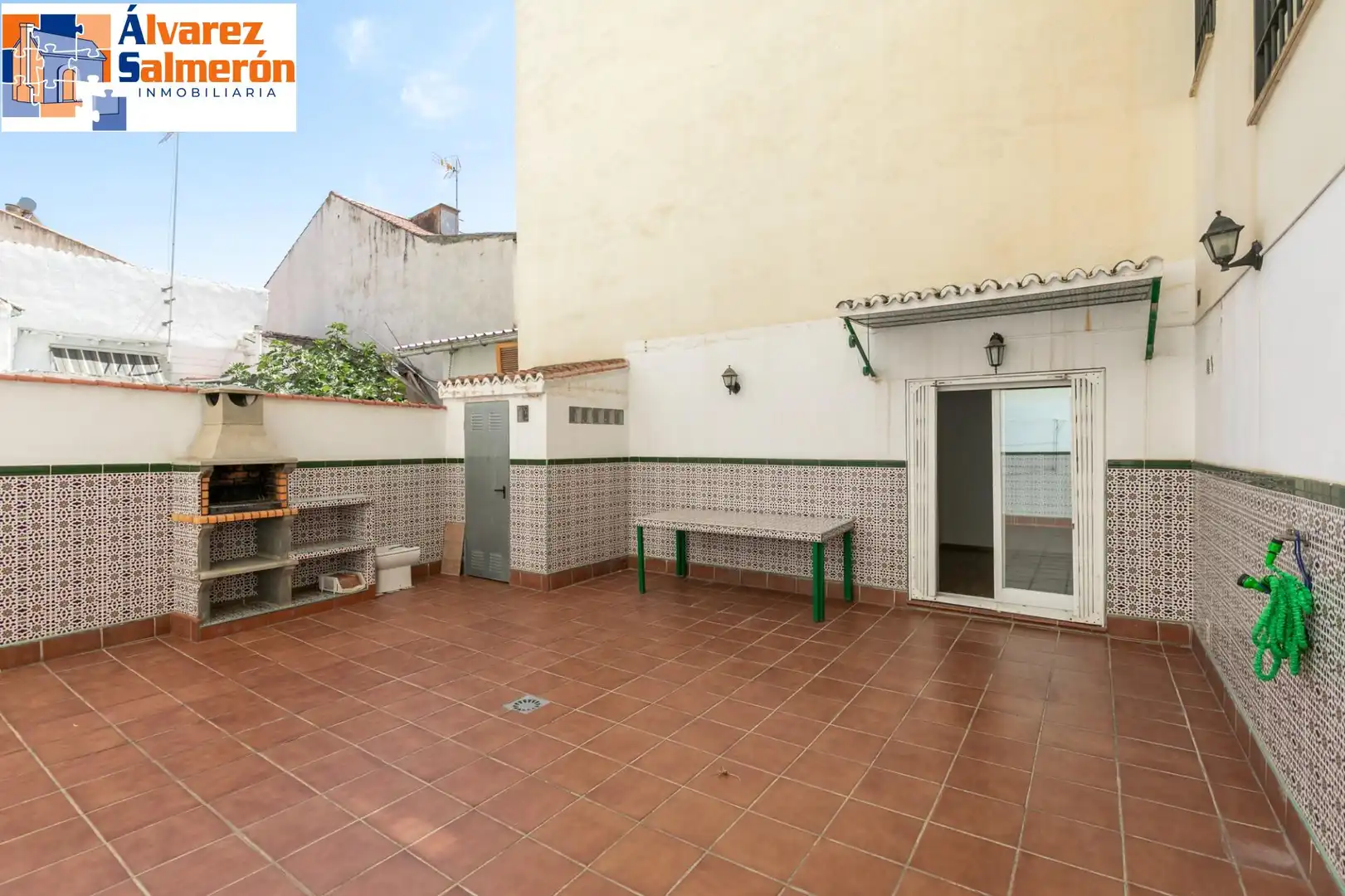 Exterior view of Flat for sale in Armilla  with Air Conditioner, Heating and Storage room