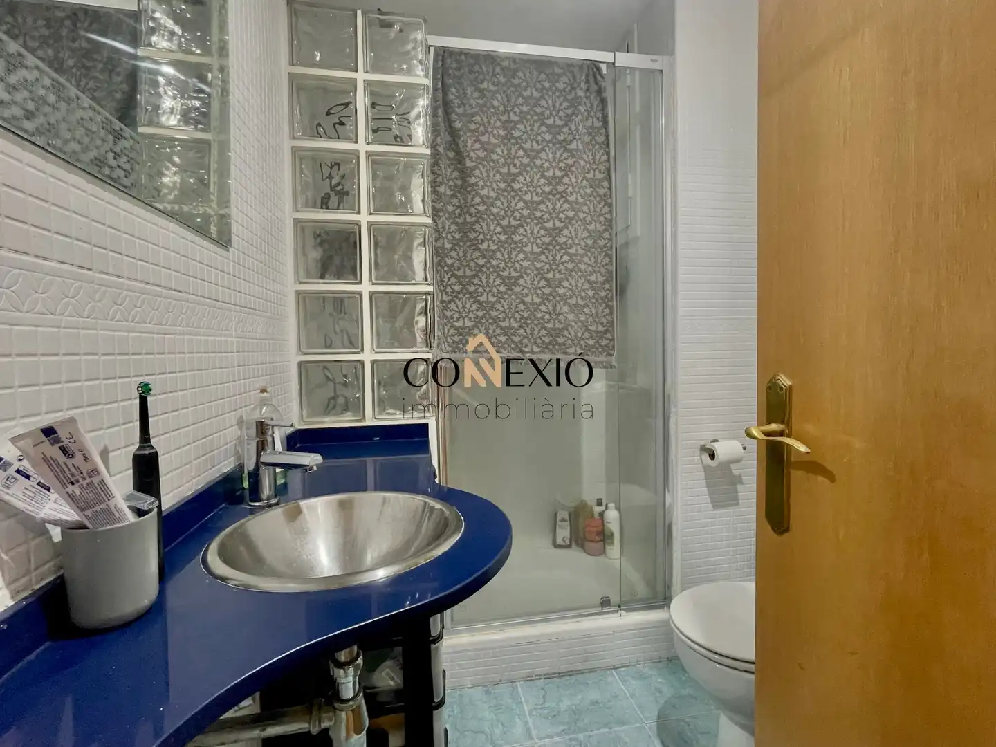 Bany de Àtic en venda en Girona amb Aire condicionat, Calefacció i Parquet