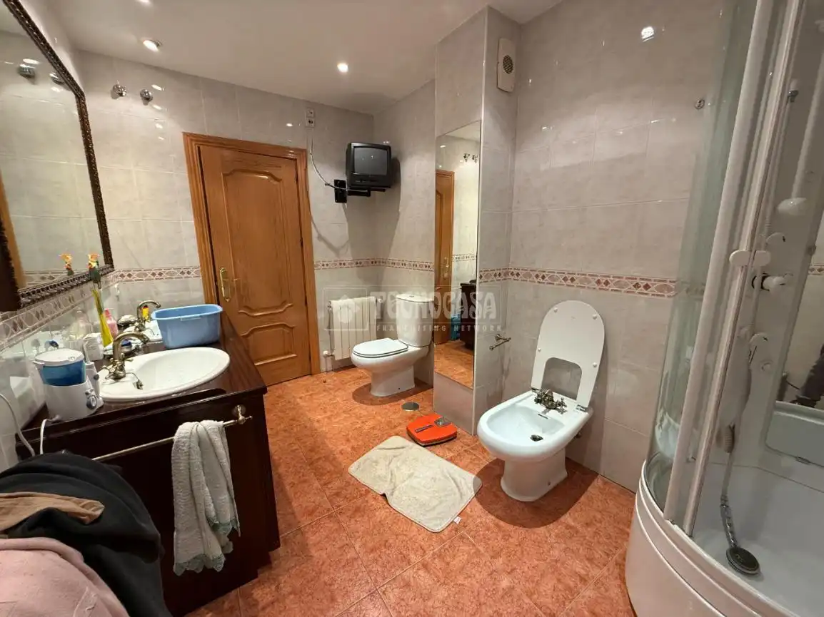 Baño de Casa o chalet en venta en Madrid con Calefacción y Trastero