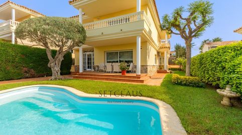 Chalet independiente en Vilassar de Dalt con 6 habitaciones, piscina privada y vistas al mar