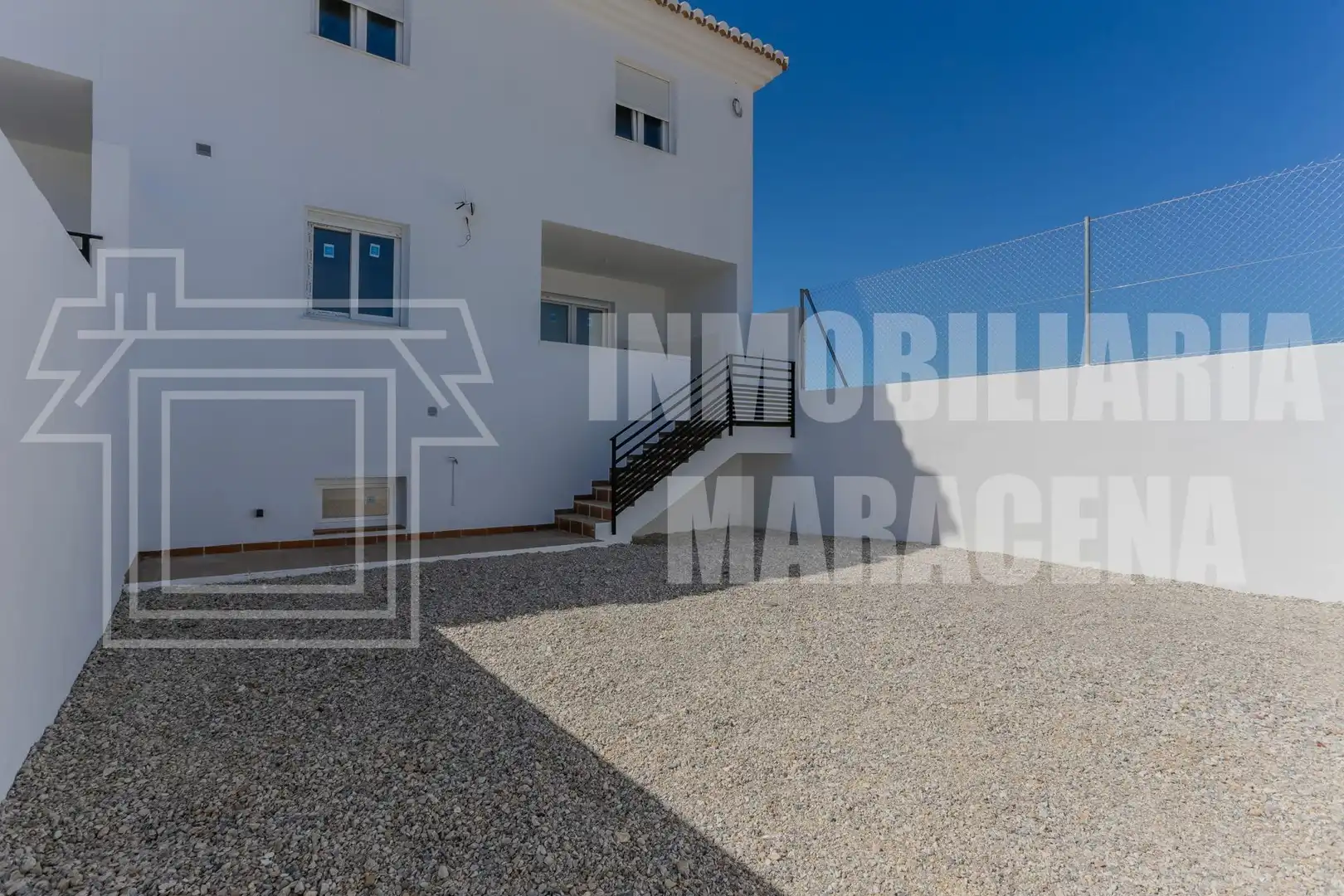 Casa adosada en venta en Láchar