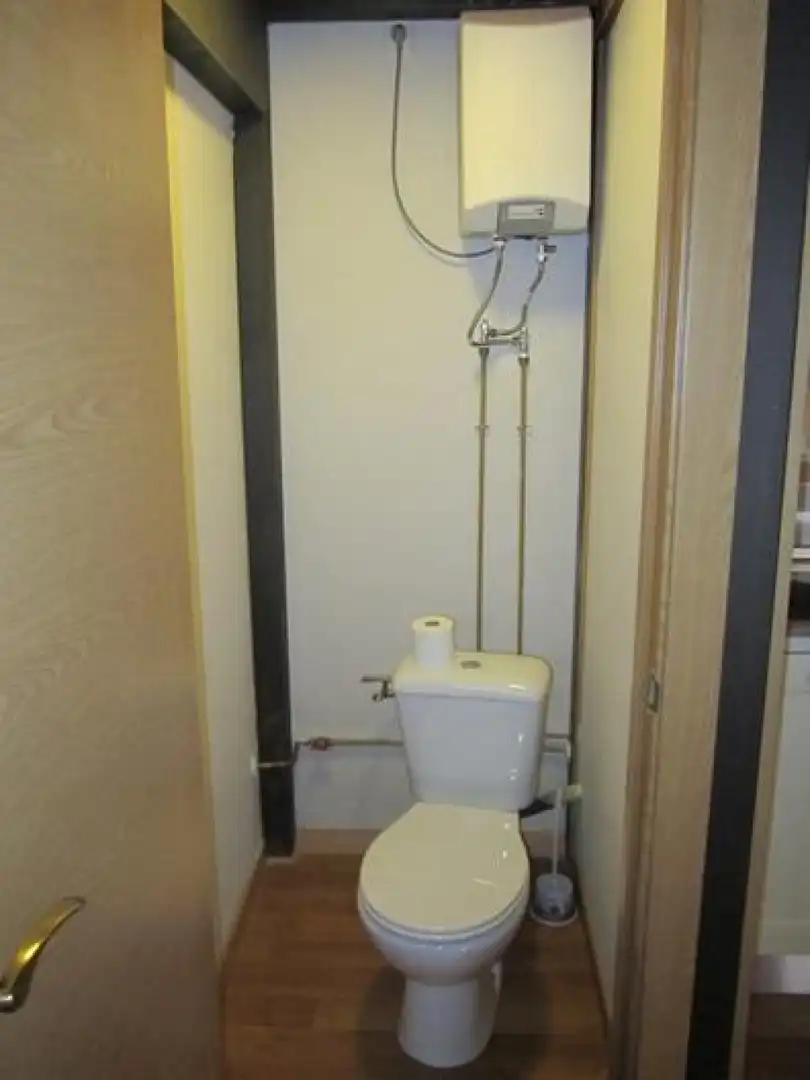 Badezimmer von Geschaftsraum zum Verkauf in  Logroño mit Möbliert