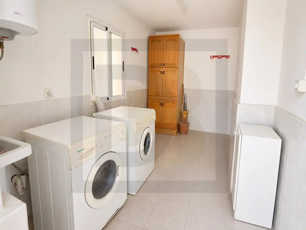 Cuina de Casa o xalet en venda en San Miguel de Salinas amb Aire condicionat, Terrassa i Moblat