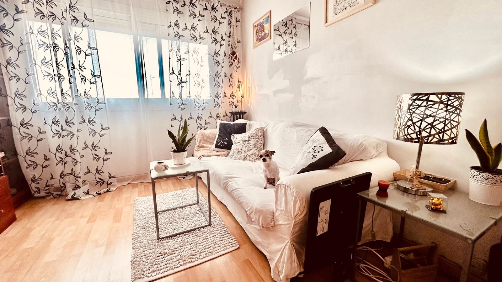 Living room of Flat to rent in Badalona  with Heating, Parquet flooring and Furnished