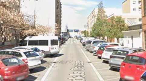 Sabadell (Barcelona). "OKUPADO" (no se puede visitar ni hipotecar).