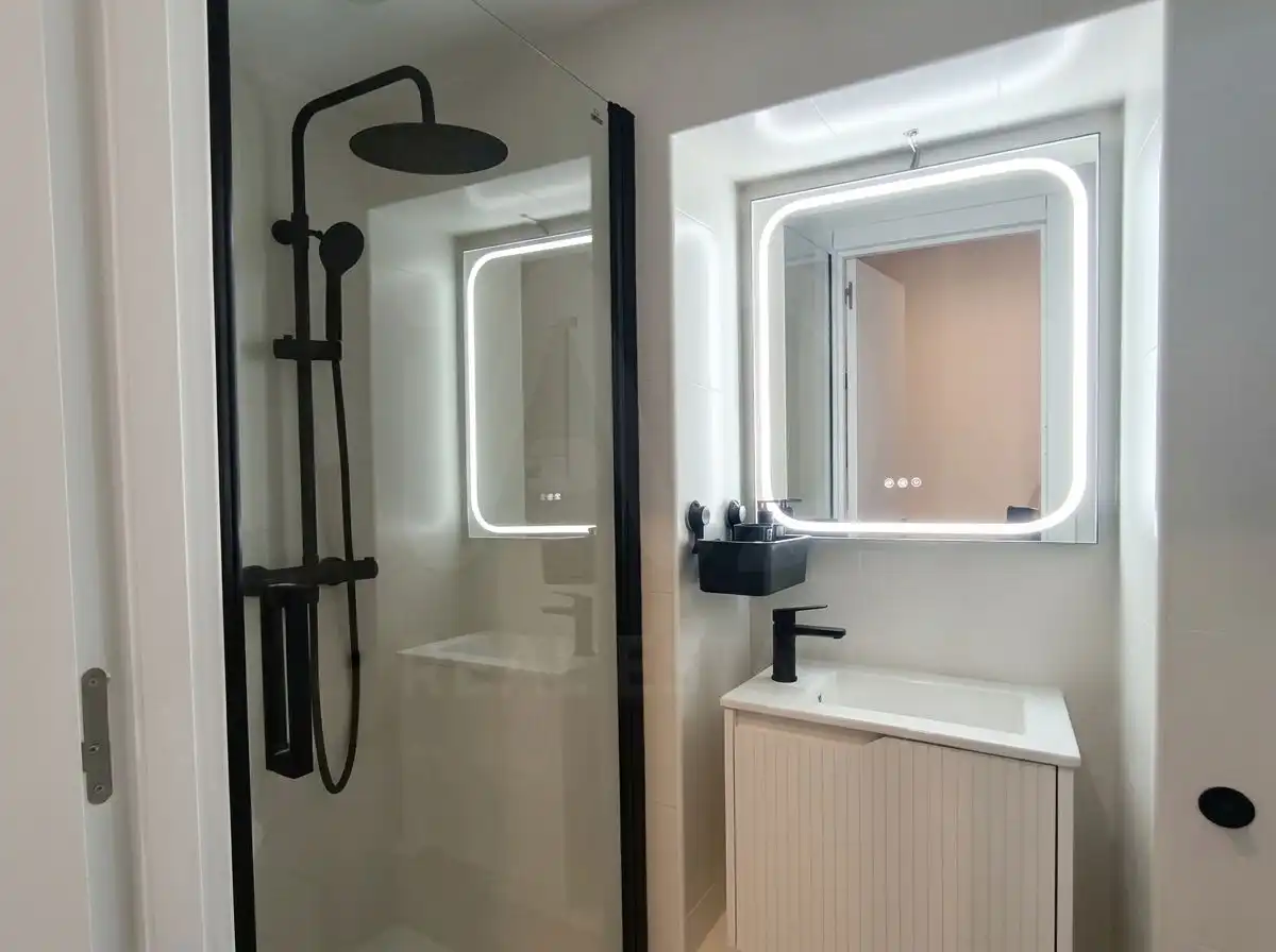 Badezimmer von Wohnung zur Miete in Madrid