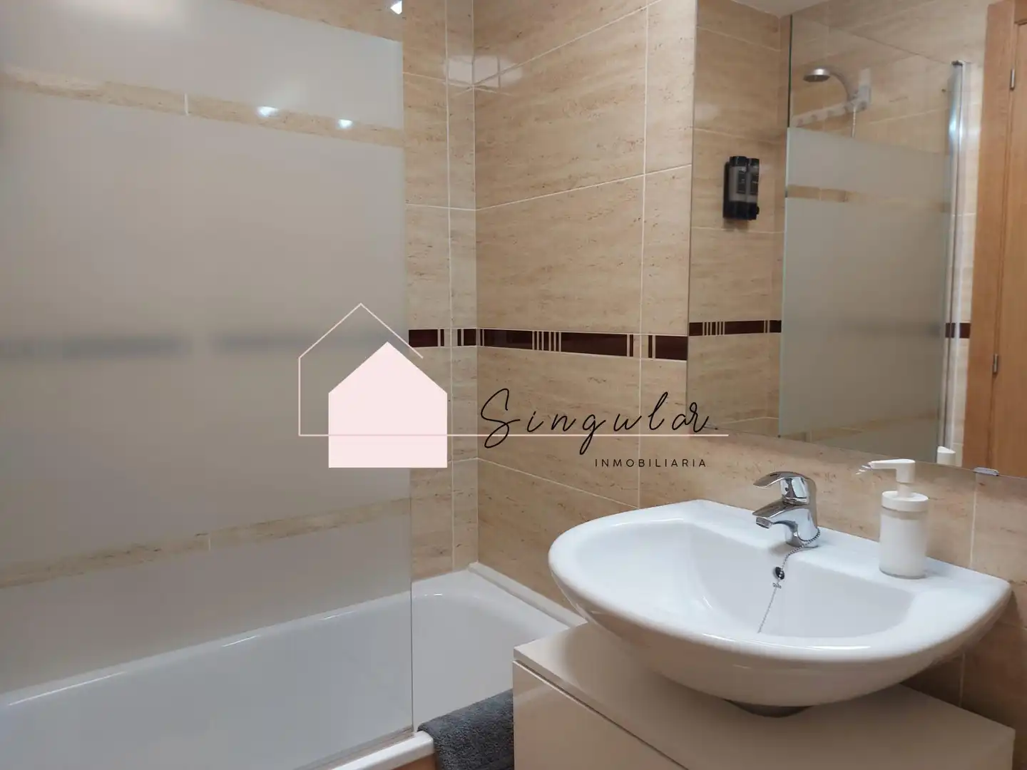 Badezimmer von Wohnungen zum Verkauf in Ribeira mit Heizung und Möbliert