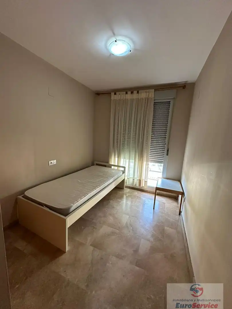 Habitación de Piso en venta en Emperador con Calefacción y Balcón