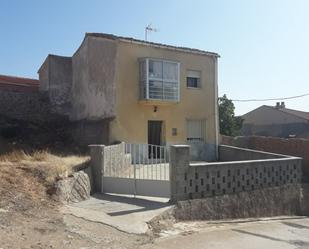 Vista exterior de Casa o xalet en venda en Serón de Nágima amb Jardí privat i Traster
