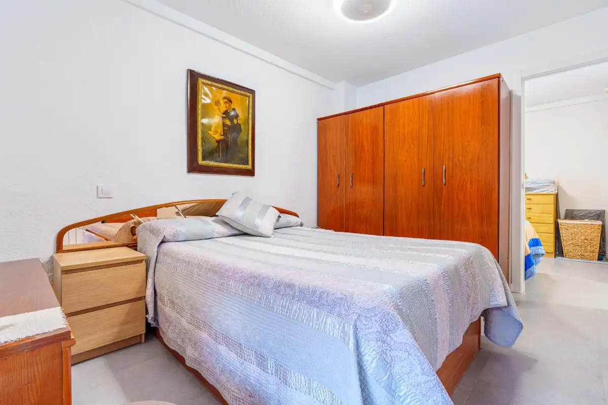 Bedroom of Flat for sale in Fuenlabrada  with Air Conditioner, Heating and Terrace