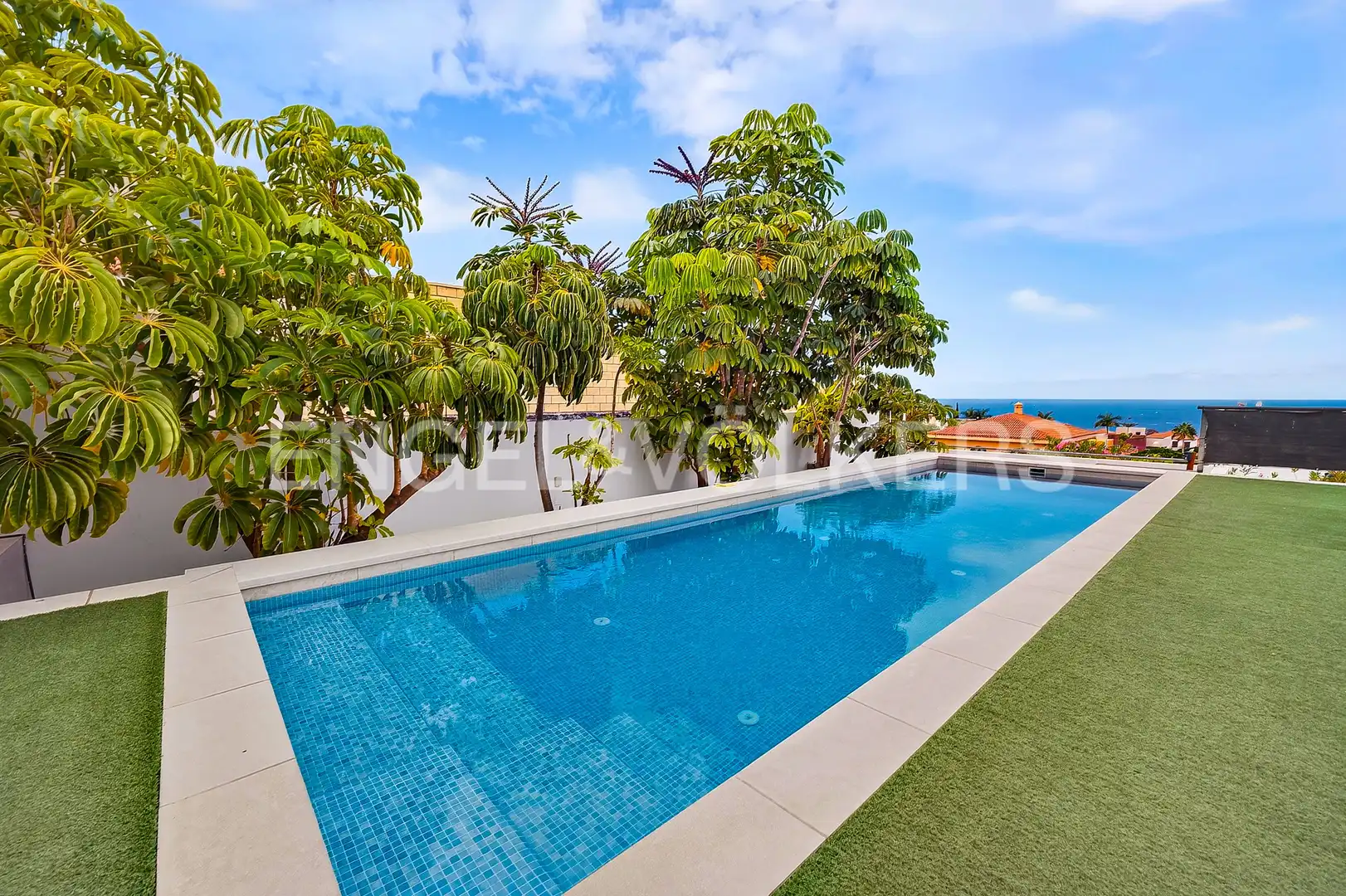 Swimming pool of Houses for sale in Adeje  with Air Conditioner, Terrace and Swimming Pool