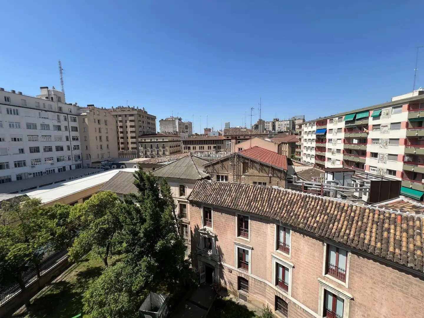 Vista exterior de Pis en venda en Zaragoza amb Aire condicionat, Calefacció i Parquet