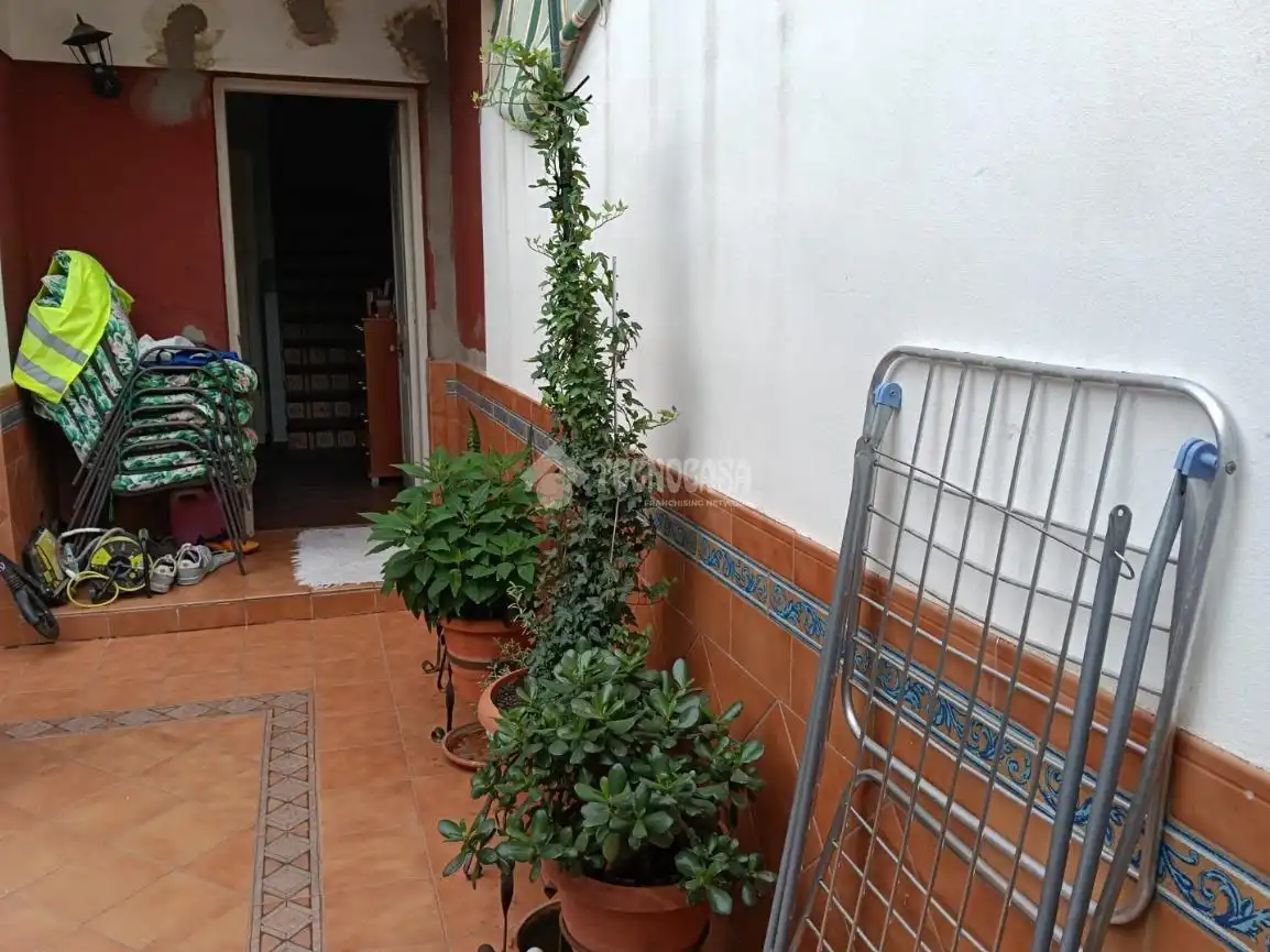 Casa adosada en venta en Dos Hermanas con Aire acondicionado, Jardín privado y Trastero