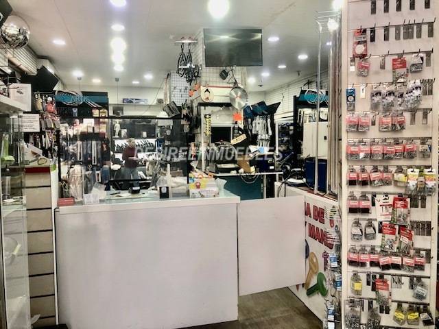 Local comercial en Venta en Gran Via de Ramón y Cajal en La Roqueta