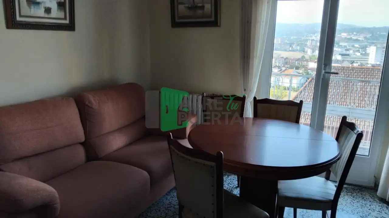 Sala de estar de Piso en venta en Ourense Capital  con Calefacción, Trastero y Amueblado