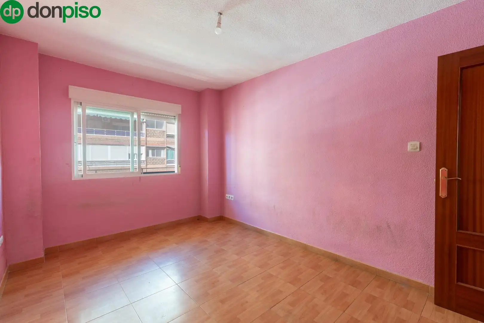 Piso en venta en Calle ALMUÑECAR, 4, Barrio de Zaidín