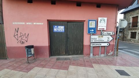 SE VENDE O SE ALQUILA  LOCAL EN  CACABELOS
