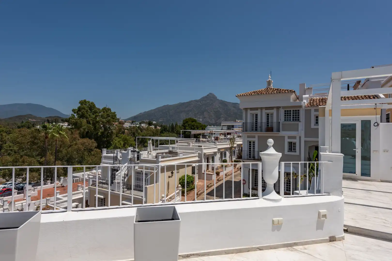 Terraza de Casa adosada en venta en Marbella con Aire acondicionado, Jardín privado y Terraza