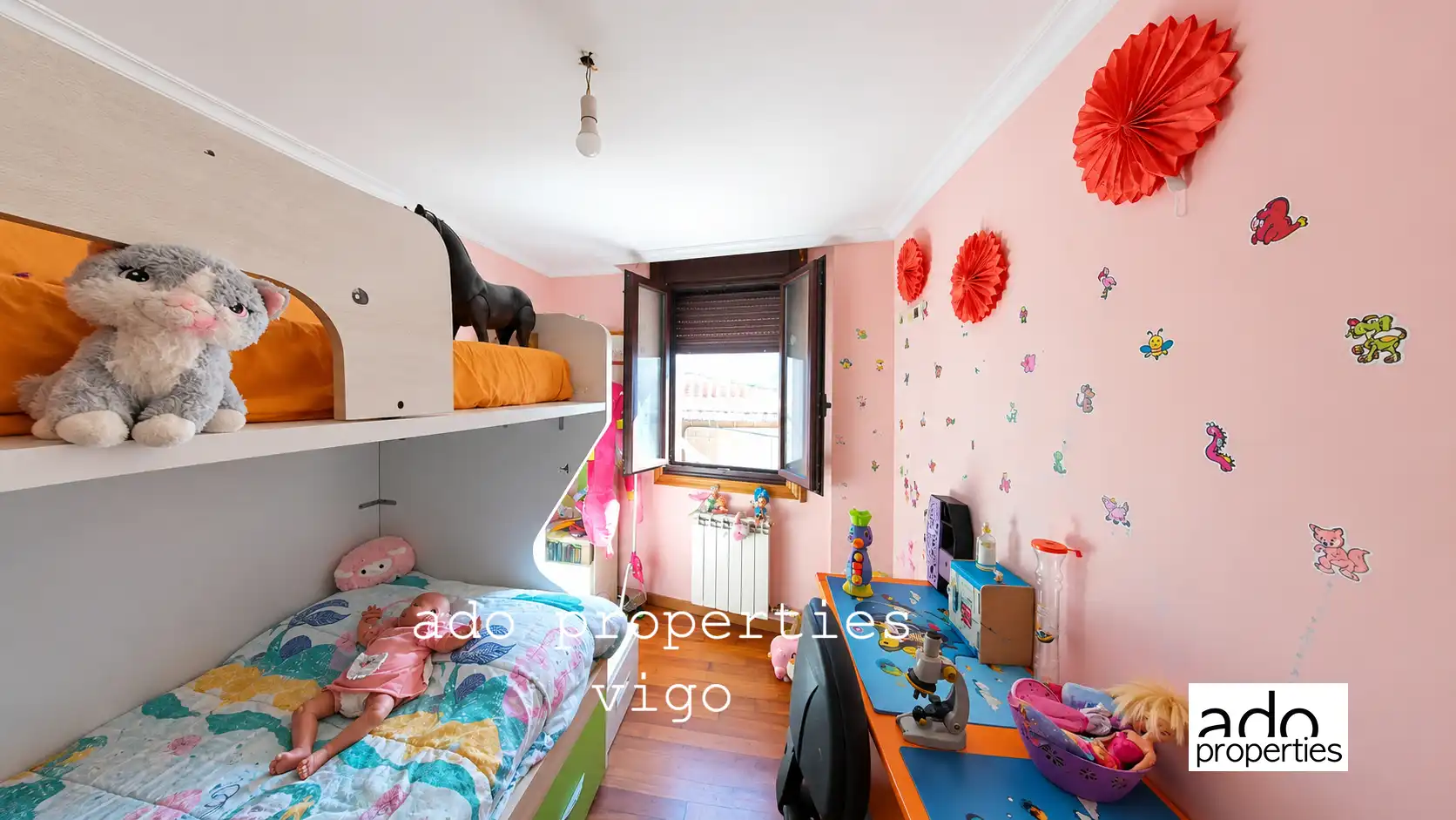 Schlafzimmer von Wohnung zum Verkauf in Redondela mit Heizung, Parkett und Möbliert