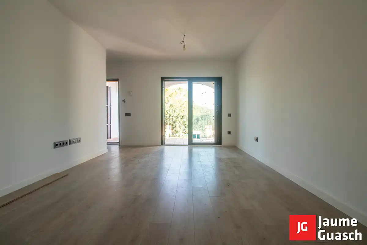 Sala d'estar de Casa adosada en venda en Torredembarra amb Aire condicionat, Calefacció i Jardí privat