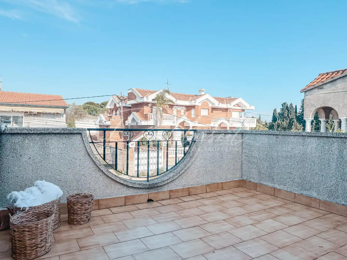 Terrasse von Einfamilien-Reihenhaus zum Verkauf in Cambrils mit Klimaanlage, Heizung und Privatgarten