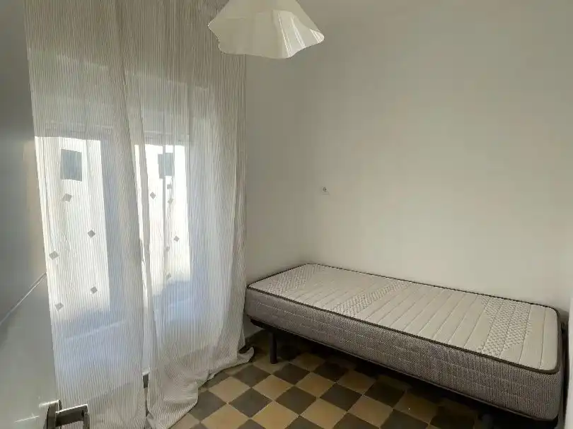 Schlafzimmer von Einfamilien-Reihenhaus zur Miete in Granada mit Abstellraum und Möbliert