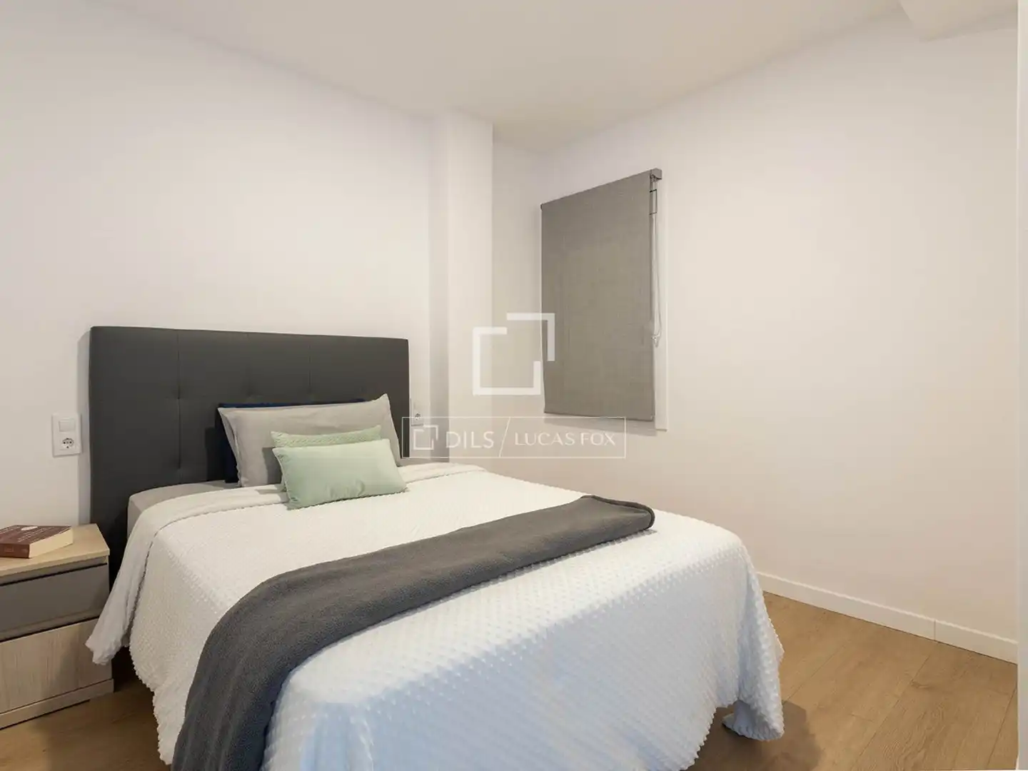 Schlafzimmer von Wohnung zum Verkauf in Barcelona mit Klimaanlage, Möbliert und Balkon