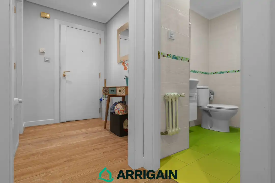 Bathroom of Flat for sale in Donostia - San Sebastián   with Heating and Terrace