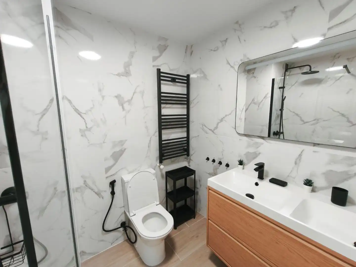 Bathroom of Flat for share in Oeste
