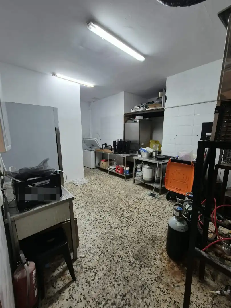 Local comercial en traspàs a Calle de Sagasta, imagen 17